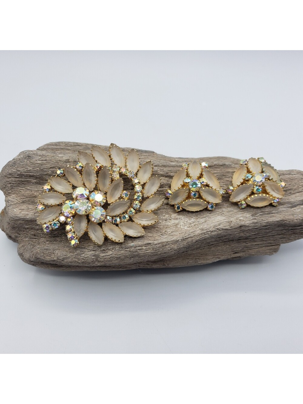 Vintage Juliana D&E Demi Parure Frosted Glass Brooch Clip Earrings AB Rhinestone